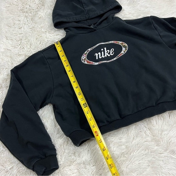 Nike Black Floral Print Crop Pullover Hoodie Size small Long Sleeve DJ1084-010 - Picture 4 of 11